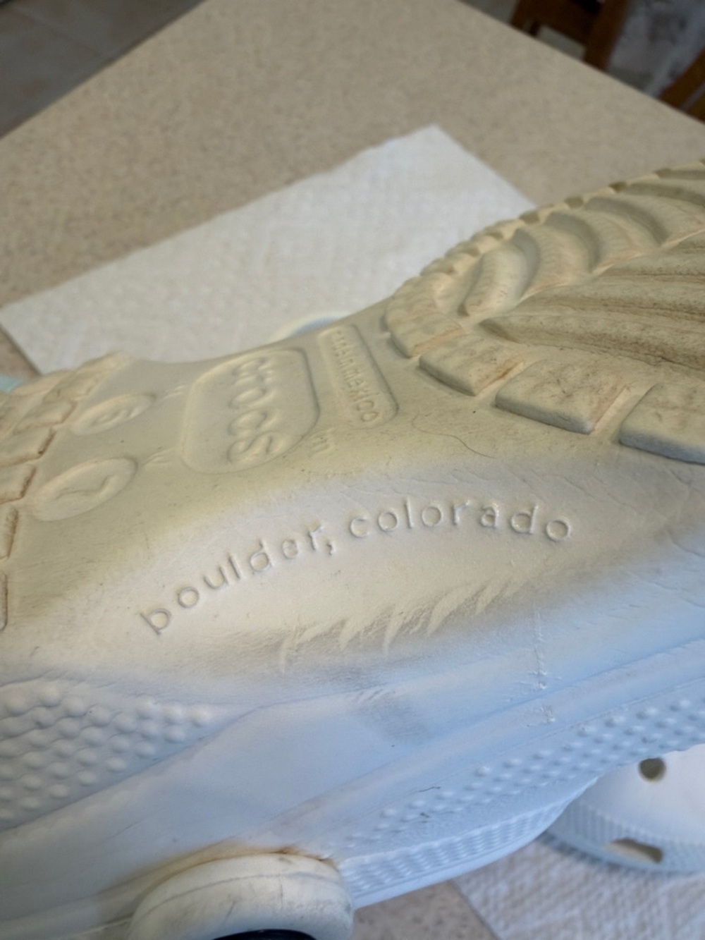 CROCS Adults White Classic Clog Sandals women’s size 7, men’s size 5 - Picture 10 of 14